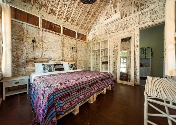 Affittacamere Surf Hut's 3*